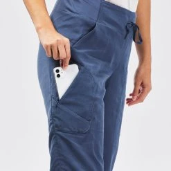 Quechua Women's Cropped Hiking Trousers -Regatta shop kc1f398948ea306dfc2ab478e2e94d634